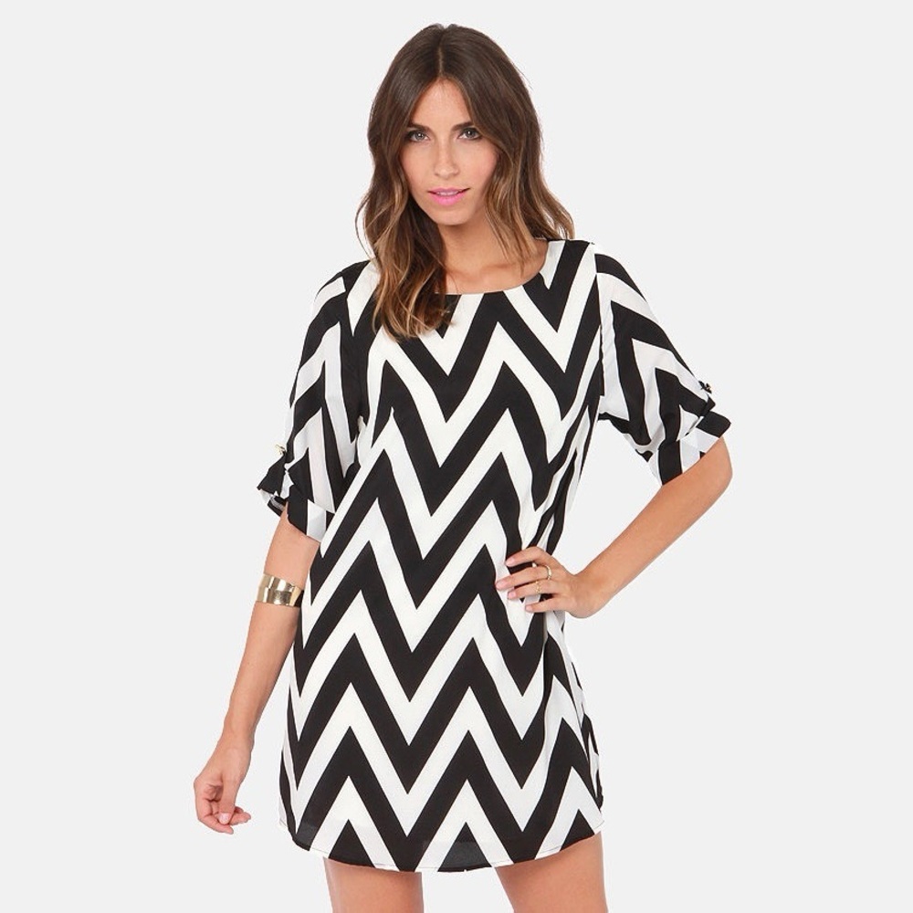 Cute Black/White Chevron Print Mini Dress